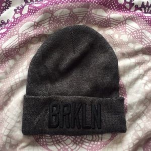 2 FOR $10 Aritzia “BRKLN” hat